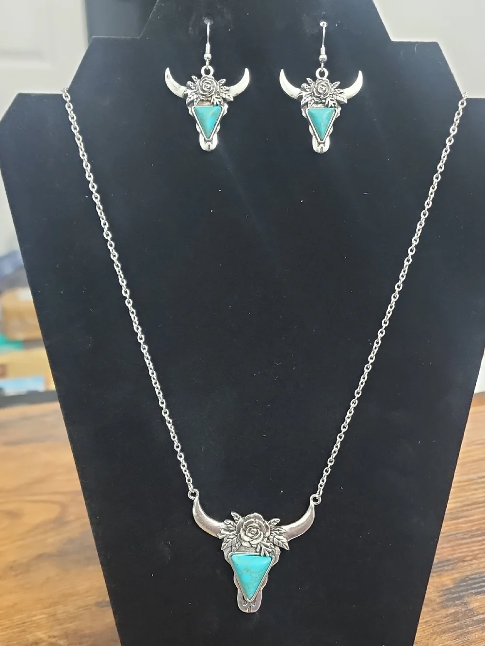 Vintage Western-style Turquoise Jewelry Sets, Which Are Composed Of Various Ele-